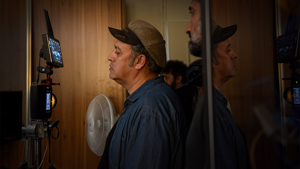 Director Hesam Farahmand behind the scenes of My Daughter's Hair (Raha)