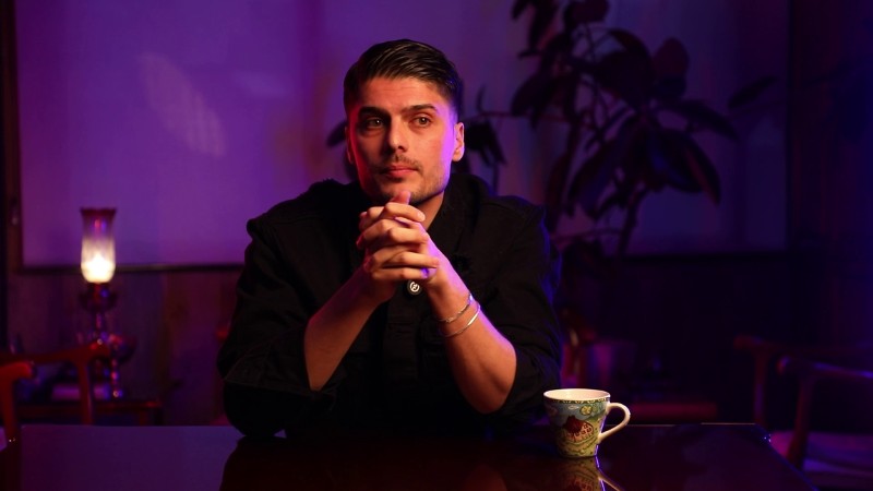 Mohammadreza Samian During Interview About “Raha” Mohammadreza Samian during an exclusive interview about his role in the film “Raha”.